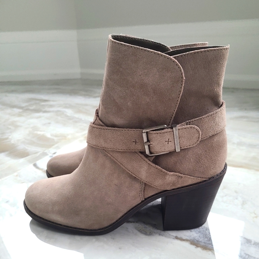 BCBGeneration suede boots size 10
